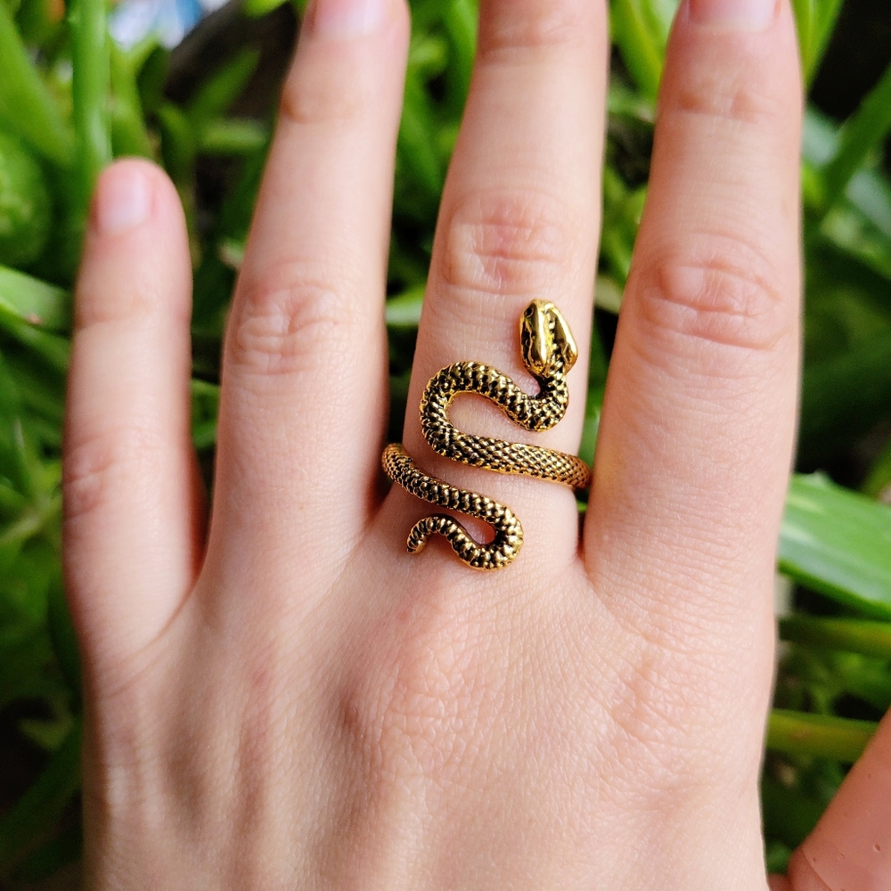 New Classic Gold Snake Ring